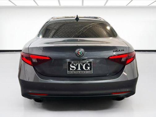 Vesuvio Gray Metallic 2019 Alfa Romeo Giulia Ti
