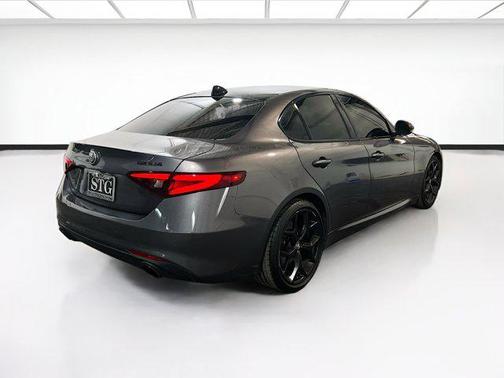 Vesuvio Gray Metallic 2019 Alfa Romeo Giulia Ti