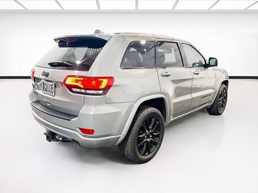 Sting-Gray Clearcoat 2020 Jeep Grand Cherokee Altitude