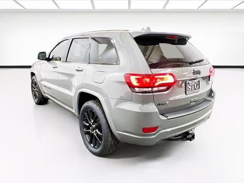 Sting-Gray Clearcoat 2020 Jeep Grand Cherokee Altitude