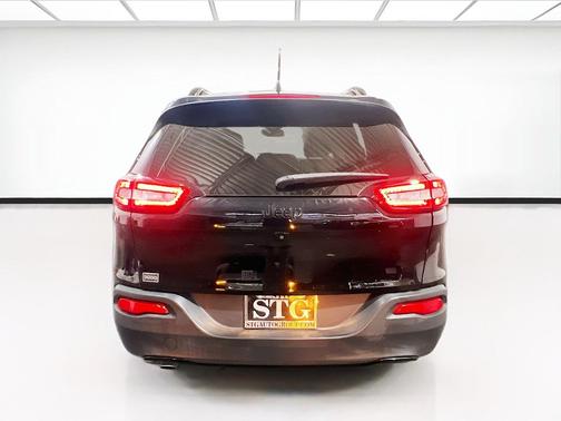 Diamond Black Crystal Pearlcoat 2018 Jeep Cherokee Latitude