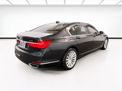 2019 BMW 740 740i