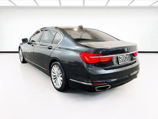 2019 BMW 740 740i
