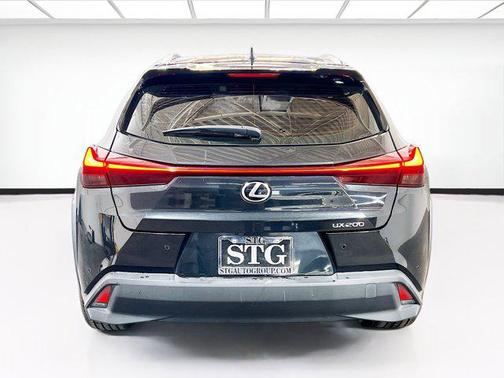 2022 Lexus UX 200 Base