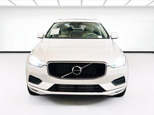 2021 Volvo XC60 T5 Momentum