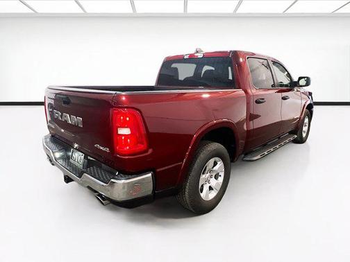 Delmonico Red Pearlcoat 2025 RAM 1500 Big Horn/Lone Star