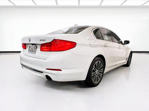 2019 BMW 530 530i