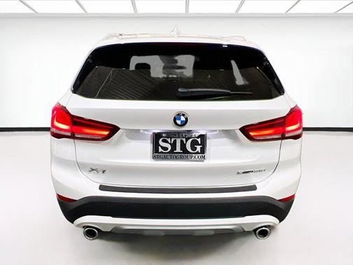 Mineral White Metallic 2021 BMW X1 sDrive28i