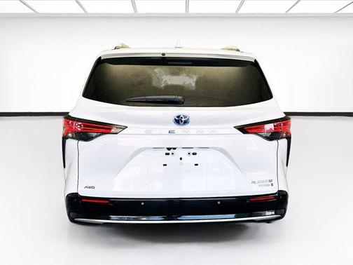 2024 Toyota Sienna Platinum 7 Passenger