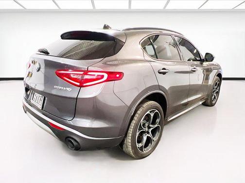 2022 Alfa Romeo Stelvio Ti