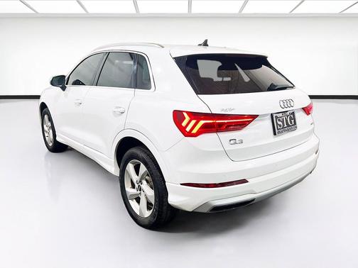 2022 Audi Q3 40 Premium