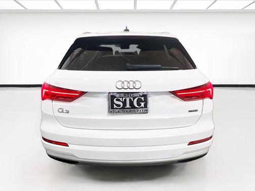 2022 Audi Q3 40 Premium