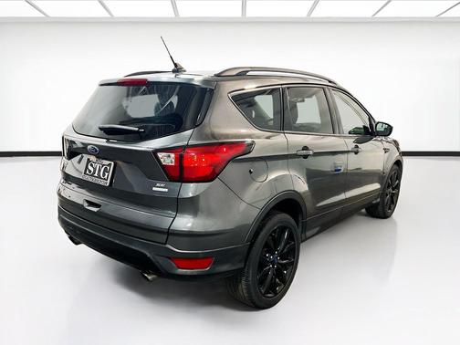 Magnetic Metallic 2019 Ford Escape SE