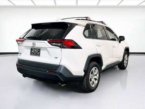 2020 Toyota RAV4 LE