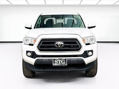White 2022 Toyota Tacoma SR5