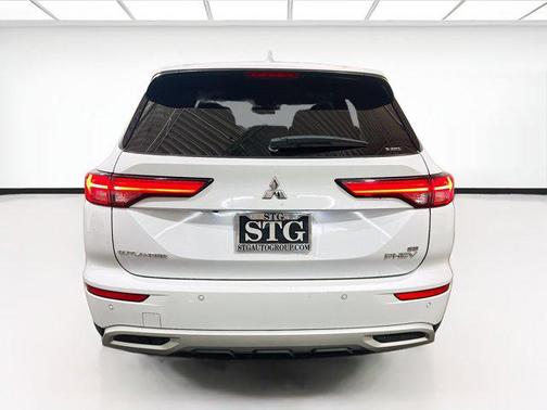 2023 Mitsubishi Outlander PHEV SE S-AWC
