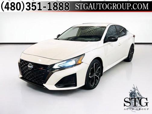 Pearl White Tricoat 2023 Nissan Altima SR FWD