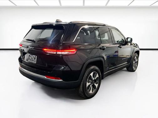 Diamond Black Crystal Pearlcoat 2022 Jeep Grand Cherokee 4xe Base