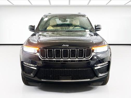 Diamond Black Crystal Pearlcoat 2022 Jeep Grand Cherokee 4xe Base