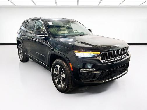 Diamond Black Crystal Pearlcoat 2022 Jeep Grand Cherokee 4xe Base