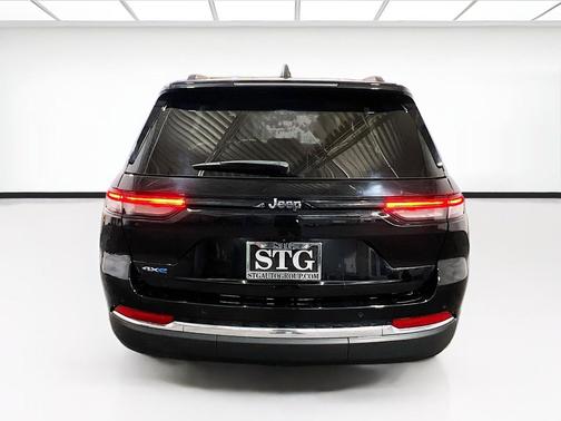 Diamond Black Crystal Pearlcoat 2022 Jeep Grand Cherokee 4xe Base