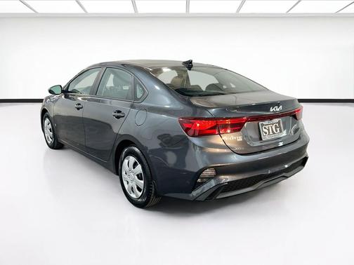 Gravity Gray 2022 Kia Forte FE