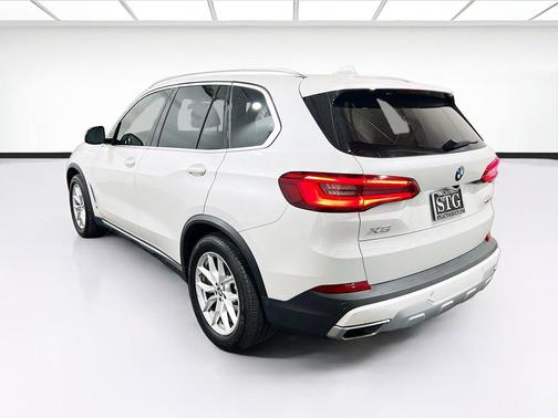 Mineral White Metallic 2019 BMW X5 xDrive40i