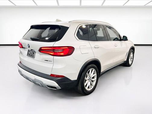 Mineral White Metallic 2019 BMW X5 xDrive40i