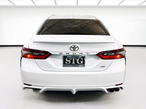 Ice Cap 2024 Toyota Camry SE