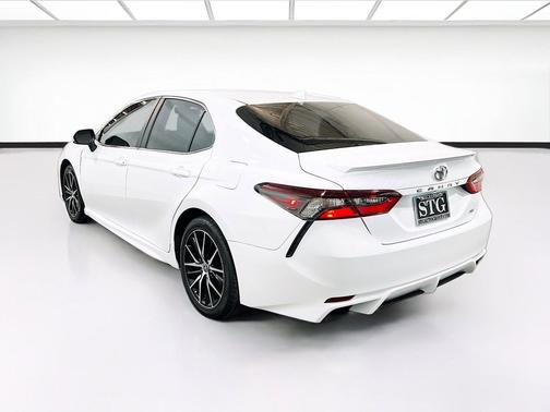 Ice Cap 2024 Toyota Camry SE