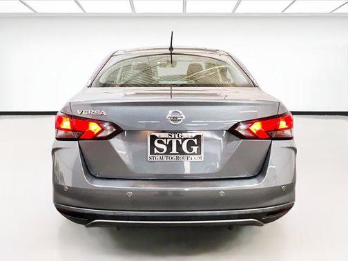 2022 Nissan Versa 1.6 S