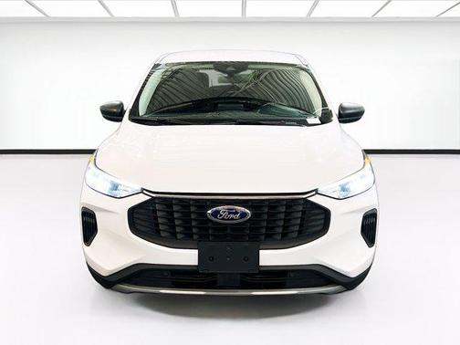 Oxford White 2023 Ford Escape Active