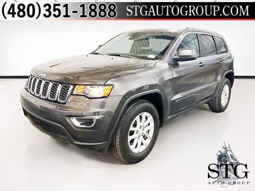 Granite Crystal Metallic Clearcoat 2021 Jeep Grand Cherokee Laredo