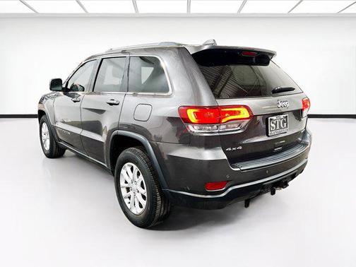 Granite Crystal Metallic Clearcoat 2021 Jeep Grand Cherokee Laredo