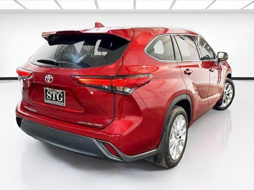 2022 Toyota Highlander Limited
