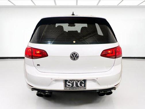 2016 Volkswagen Golf R 4-Door w/DCC & Navigation