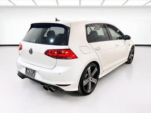 2016 Volkswagen Golf R 4-Door w/DCC & Navigation