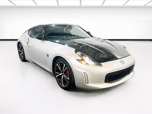 Brilliant Silver Metallic/Magnetic Black Pearl 2020 Nissan 370Z Sport