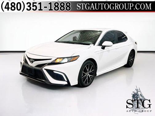 2022 Toyota Camry SE