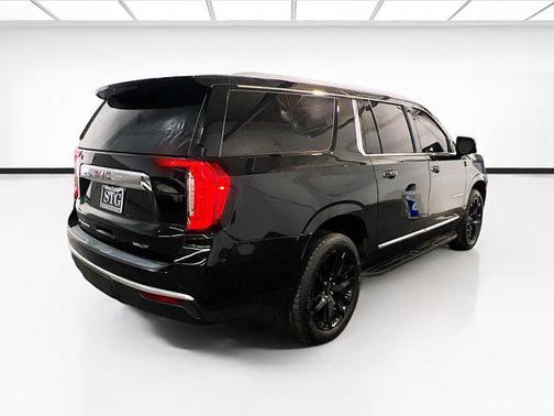 Onyx Black 2023 GMC Yukon XL SLT