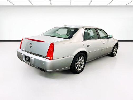 2010 Cadillac DTS Luxury Collection