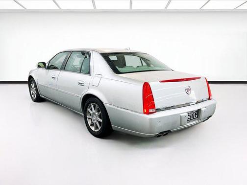 2010 Cadillac DTS Luxury Collection