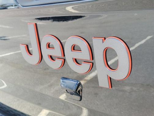 Black Clearcoat 2026 Jeep Gladiator Mojave
