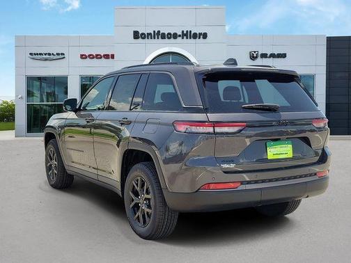 Gray 2026 Jeep Grand Cherokee Laredo