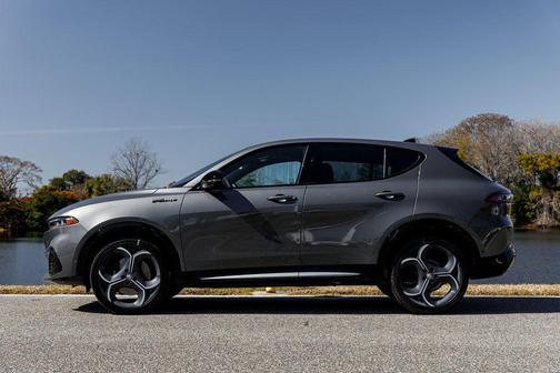 Grigio Ascari Metallic 2026 Alfa Romeo Tonale Sport Speciale
