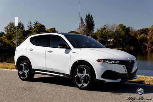 Milano White 2026 Alfa Romeo Tonale Sport Speciale