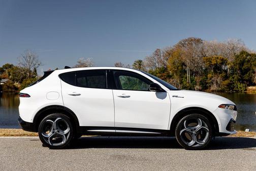 Milano White 2026 Alfa Romeo Tonale Sport Speciale