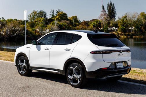 Milano White 2026 Alfa Romeo Tonale Sport Speciale