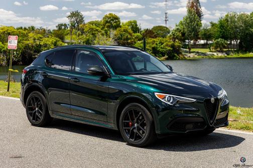 Verde Visconti Metallic 2021 Alfa Romeo Stelvio Ti