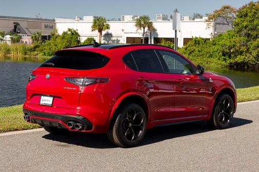 Alfa Rosso 2024 Alfa Romeo Stelvio Quadrifoglio